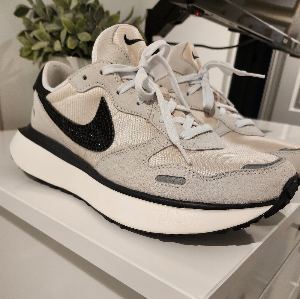 Swarovski Black Crystal Nike's